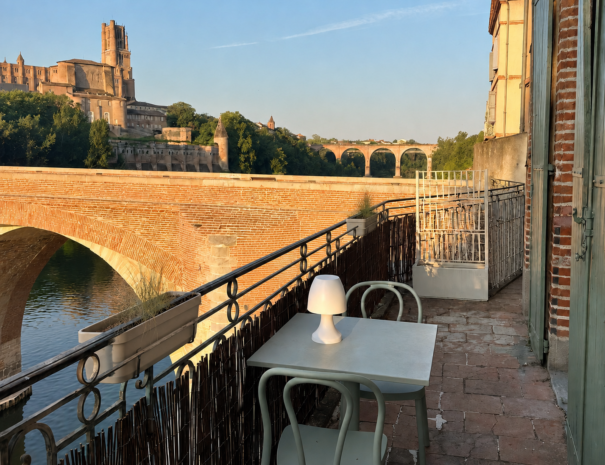 Balcon avec vue panoramique sur Albi et le Pont Vieux